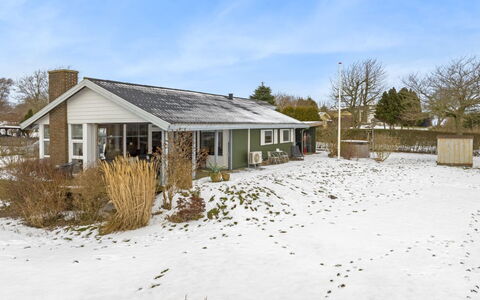 Dimo - 75M to the Fjord: Building, House, Roof, Home, Cottage, Residential Area, Rural Area, Siding, Farmhouse, Estate