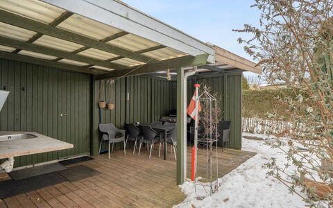Dimo - 75M to the Fjord: Wood, Ceiling, Shed, Garden Buildings, Shade, Backyard, Outdoor Structure, Yard, Siding, Wood Stain