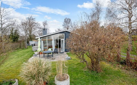 Menke - 300M from the Sea: Grass, House, Shrub, Residential Area, Roof, Home, Cottage, Garden, Land Lot