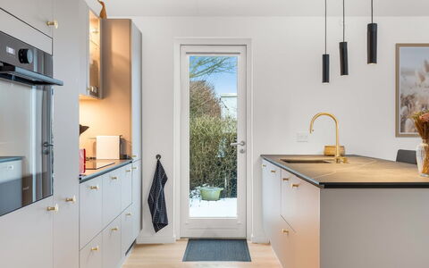Algut - 80M from the Sea: Flooring, Wood, Countertop, Interior Design, Floor, Kitchen, Furniture, Home, Cabinetry, Kitchen Appliance