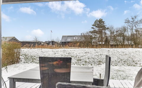 Algut - 80M from the Sea: Sky, Winter, Snow, Roof, Freezing, Cottage, Slope, Frost, Ice, Daylighting