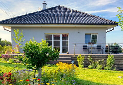 Svatá: House, Roof, Home, Residential Area, Cottage, Land Lot, Estate, Garden, Farmhouse, Siding