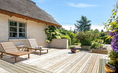 Fausta - 2Km from the Sea: Furniture, Wood, Interior Design, Flooring, Floor, Chair, Room, Ceiling, Living Room, Apartment