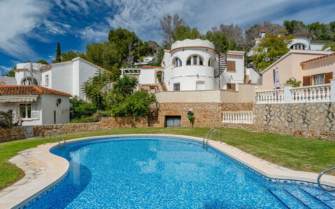 Rincón del Sol: Furniture, Wood, Chair, Floor, Sea, Balcony, Fence, Deck, Hardwood, Wood Stain