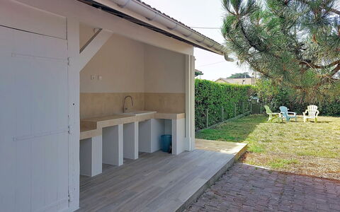 Genet: Floor, Shade, Outdoor Structure, Backyard, Concrete, Garden, Wood Stain, Landscaping, Garden Buildings, Design