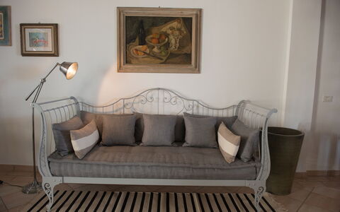 Villa Sole - Exclusive Villa al Conero con Piscina: Furniture, Interior Design, Couch, Flooring, Floor, Home, Living Room, Room, Throw Pillow