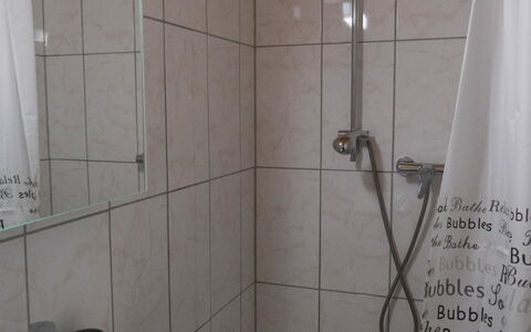 Apartment Goldey: Bathroom, Bathroom Sink, Plumbing Fixture, Flooring, Sink, Interior Design, Floor, Tap, Plumbing, Room