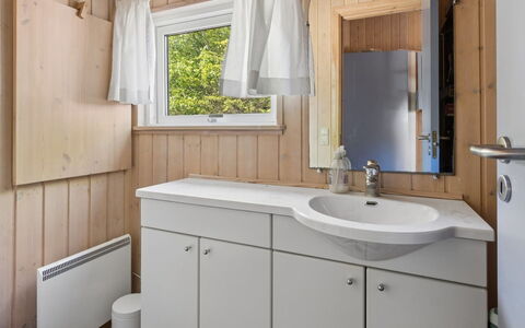 Euphemia - 200M from the Sea: Plumbing Fixture, Bathroom Sink, Sink, Wood, Flooring, Interior Design, Floor, Tap, Bathroom, Bathroom Cabinet