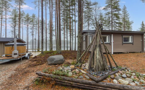 Lystikämän Helmi: Wood, Cottage, Log Cabin, Larch, Woodland, Shed, Garden Buildings, Hut