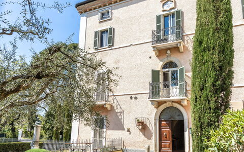 Serafini Holiday Home: Arch, Balcony, Estate, Mansion, Villa, Hacienda, Baluster