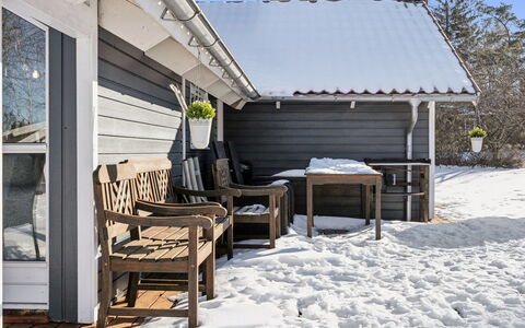 Elenor - 1.3Km from the Sea: Wood, Porch, Furniture, Outdoor Furniture, Home, Cottage, Winter, Shade, Freezing, Siding