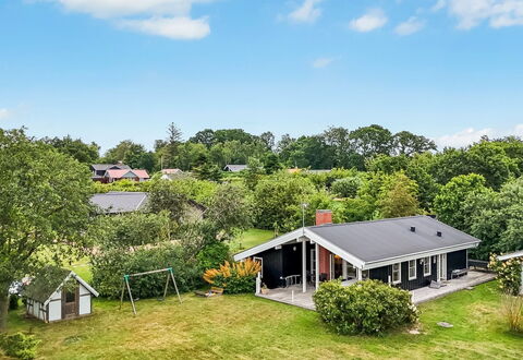 Hava - 250M from the Sea: House, Home, Roof, Residential Area, Cottage, Estate, Lawn, Suburb, Garden, Farmhouse