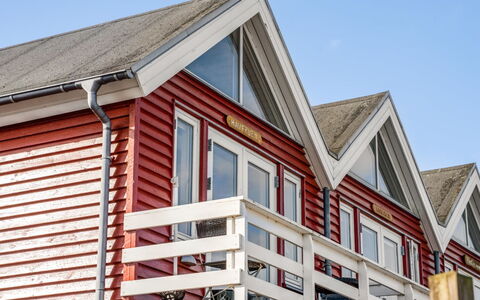 Ljubinka - 5M from the Sea: Siding, Balcony, Plank, Porch