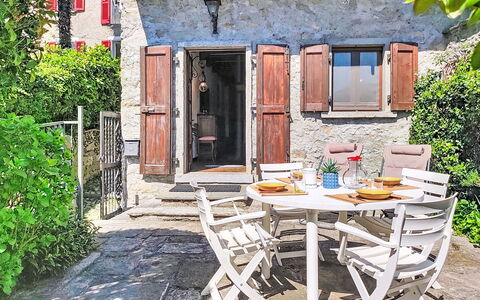 Casa Fujada: Furniture, Wood, Outdoor Furniture, Table, Outdoor Table, Chair, Kitchen & Dining Room Table, Deck, Hardwood, Porch