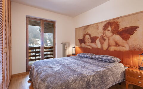 La Marmotta: Wood, Interior Design, Room, Bed, Floor, Bedroom, Furniture, Flooring, Ceiling, Picture Frame