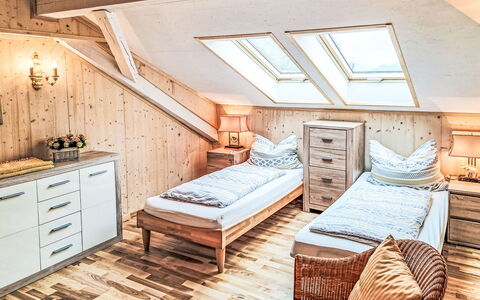 Apt. Luna: Furniture, Bedroom, Interior Design, Bed, Wood, Floor, Flooring, Bed Sheet, Bedding, Room