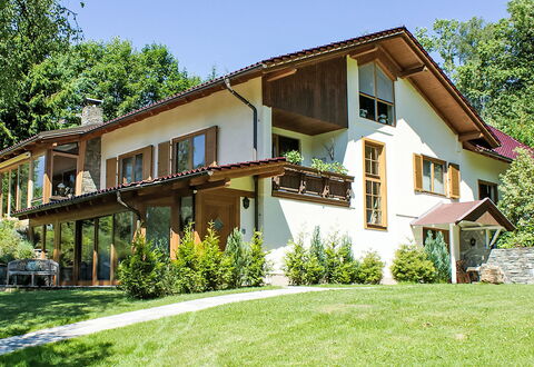 Luna: Building, Window, House, Home, Residential Area, Cottage, Architecture, Shrub, Land Lot