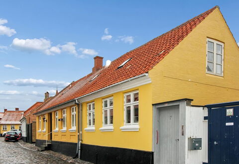 Cedomir - 400M from the Sea: 