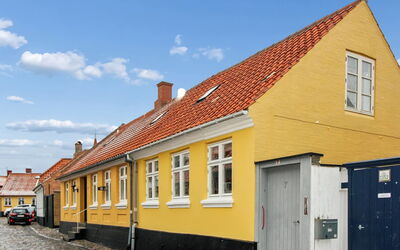 Cedomir - 400M from the Sea