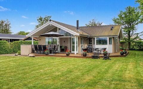 Arnia - 100M from the Sea: Wood, Roof, Home, House, Architecture, Siding, Land Lot, Cottage, Shed, Garden Buildings