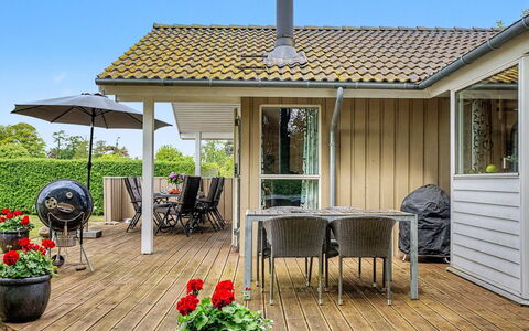Arnia - 100M from the Sea: Wood, Roof, Home, House, Architecture, Siding, Land Lot, Cottage, Shed, Garden Buildings