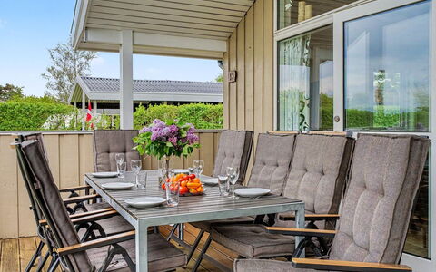 Arnia - 100M from the Sea: Wood, Roof, Home, House, Architecture, Siding, Land Lot, Cottage, Shed, Garden Buildings