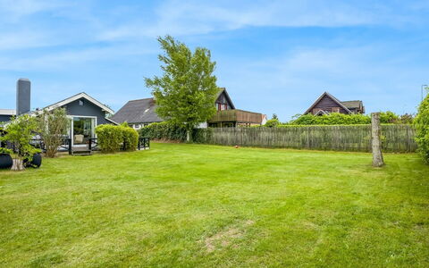 Bo - 250M from the Sea: House, Roof, Home, Residential Area, Cottage, Land Lot, Garden, Rural Area, Lawn, Groundcover