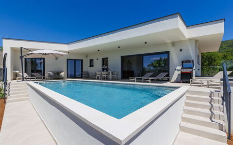 Florinda: Swimming Pool, Composite Material, Concrete, Design, Villa, Tile