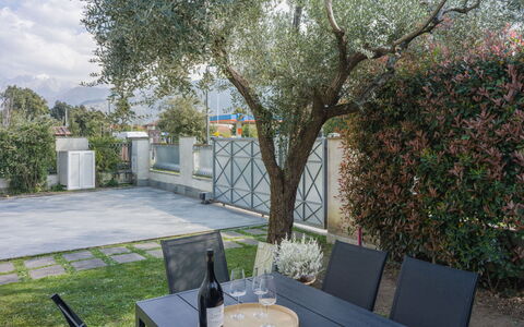 Casa a Un Passo dal Mare: Apartment, Urban Design, Condominium, Concrete, Balcony, Daylighting, Plaster