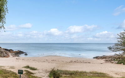 Maksimilian - 300M from the Sea