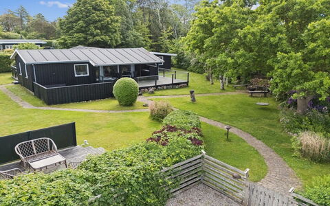 Marillia - 75M from the Sea: Grass, Shrub, Garden, Home, Land Lot, Roof, Groundcover, Cottage, Lawn