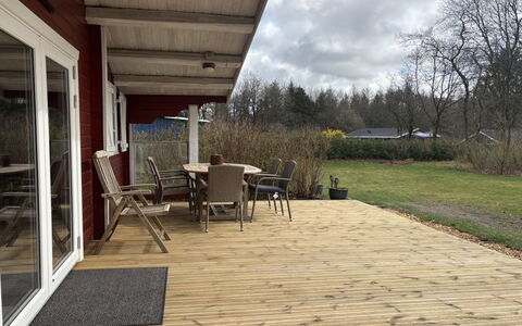 Jalina - 30Km from the Sea: Wood, Wood Flooring, Flooring, Floor, Hardwood, Wood Stain, Plank, Deck, Backyard, Chair