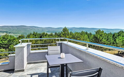 Accommodation:&nbsp;Noan 678.4