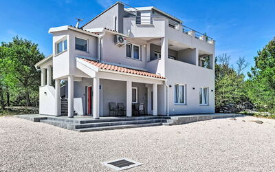 Accommodation:&nbsp;Noan 678.4