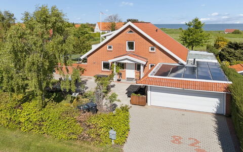 Arnke - 300M from the Sea: Tree, Bank, Cottage, Rural Area, Lake, Reflection, Reservoir, Pond