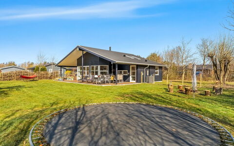 Nanook - 750M to the Fjord: Furniture, Wood, Interior Design, Flooring, Floor, Chair, Room, Ceiling, Living Room, Apartment
