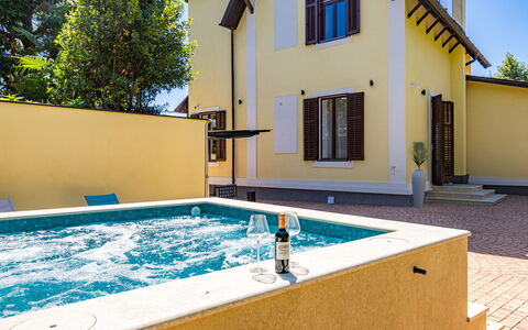 Apartment Noa Opatjia: Swimming Pool, Resort, Design, Hotel, Villa, Houseplant, Courtyard, Eco Hotel, Hacienda