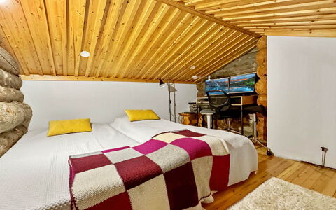 Rukan Kivikelo: Furniture, Interior Design, Bed, Bedroom, Wood, Flooring, Floor, Ceiling, Room, Bed Sheet
