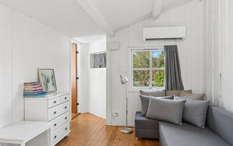 Swea - 2.5Km from the Sea: Blue, Cottage, House, Home, Farmhouse, Estate, Siding