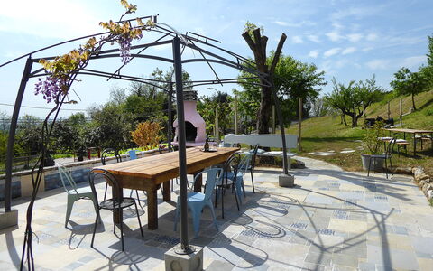 Villa 900 Design & Hills Escape: Garden, Shade, Outdoor Structure, Outdoor Furniture, Yard, Landscaping, Outdoor Table, Park, Backyard, Pergola