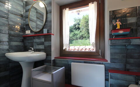 Villa 900 Design & Hills Escape: Plumbing Fixture, Wood Stain, Hardwood, Tile, Plank, Tap, Houseplant, Bathroom, Bathroom Sink, Plumbing