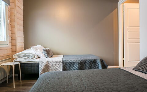 Parashimos a: Bedroom, Bed, Interior Design, Furniture, Wood, Floor, Bed Sheet, Bedding, Flooring, Textile
