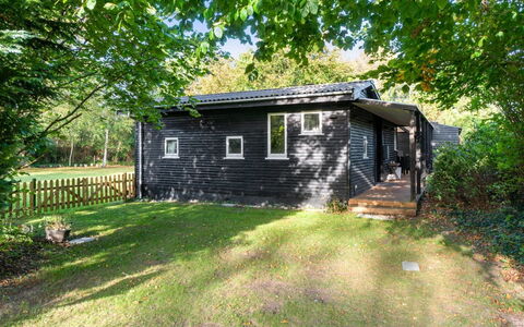 Niela - 400M from the Sea: Wood, Shrub, Cottage, House, Home, Rural Area, Garden Buildings, Garden, Siding, Log Cabin