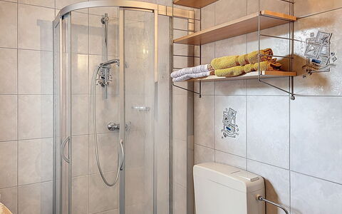 Viechtach 646: Flooring, Plumbing Fixture, Bathroom, Interior Design, Floor, Plumbing, Room, Tap, Shower, Shower Head