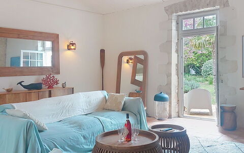 Sandy Toes: Apartment, Balcony, Condominium, Hotel, Resort, Resort Town, Hacienda, Villa, Seaside Resort
