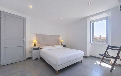 Casa Giuliani: Bedroom, Furniture, Bed, Bed Sheet, Bedding, Bed Frame, Hotel, Linens, Mattress, Pillow