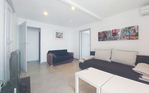 Casa Giuliani: Flooring, Floor, Furniture, Interior Design, Apartment, Room, Couch, Home, Living Room, Ceiling