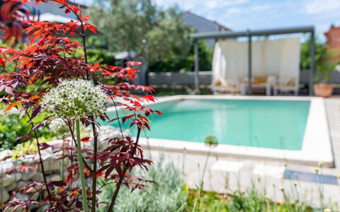 Dolores: Apartment, Balcony, Condominium, Hotel, Resort, Resort Town, Hacienda, Villa, Seaside Resort