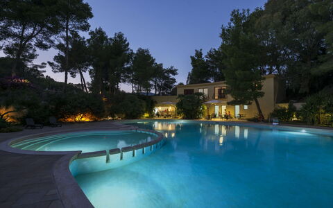 Pula 661: Apartment, Balcony, Condominium, Hotel, Resort, Resort Town, Hacienda, Villa, Seaside Resort