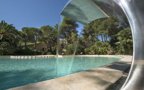 Pula 661: Apartment, Balcony, Condominium, Hotel, Resort, Resort Town, Hacienda, Villa, Seaside Resort